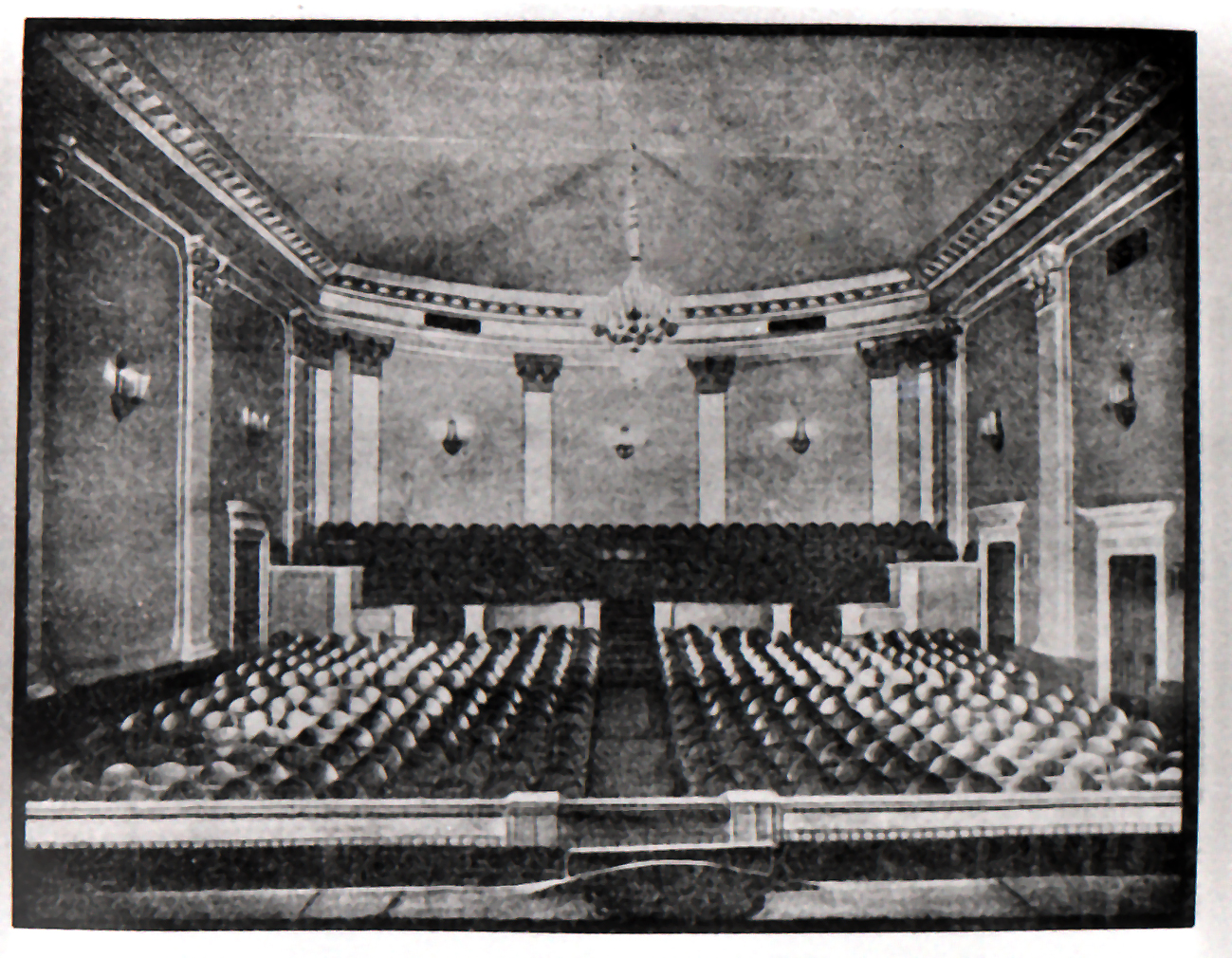 Фото первого театра